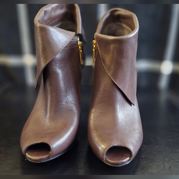 Michael Kors Kendra opened toe heeled ankle boot booties dark chocolate brown - Picture 4 of 7